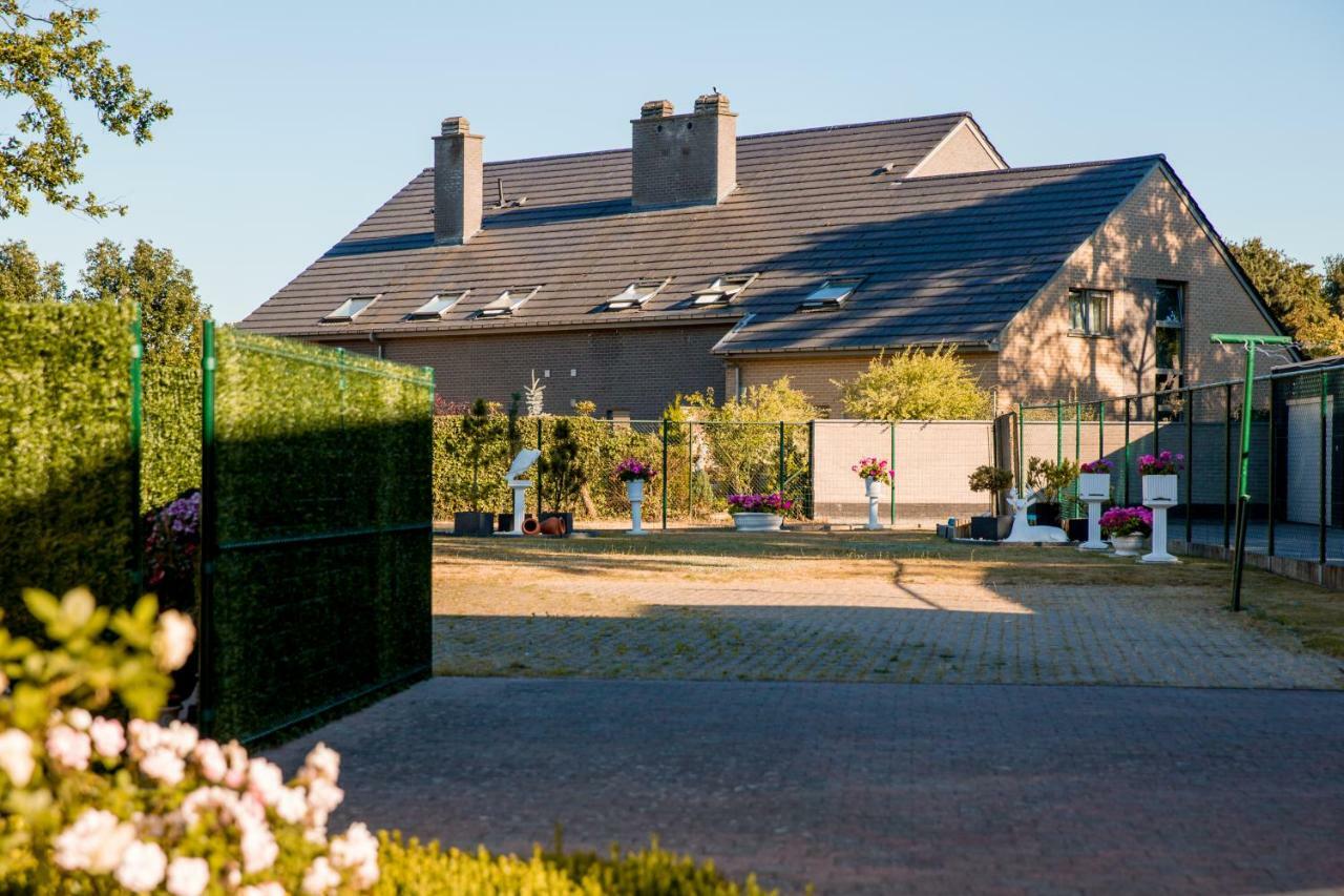Casa Roman Zonhoven Exteriör bild